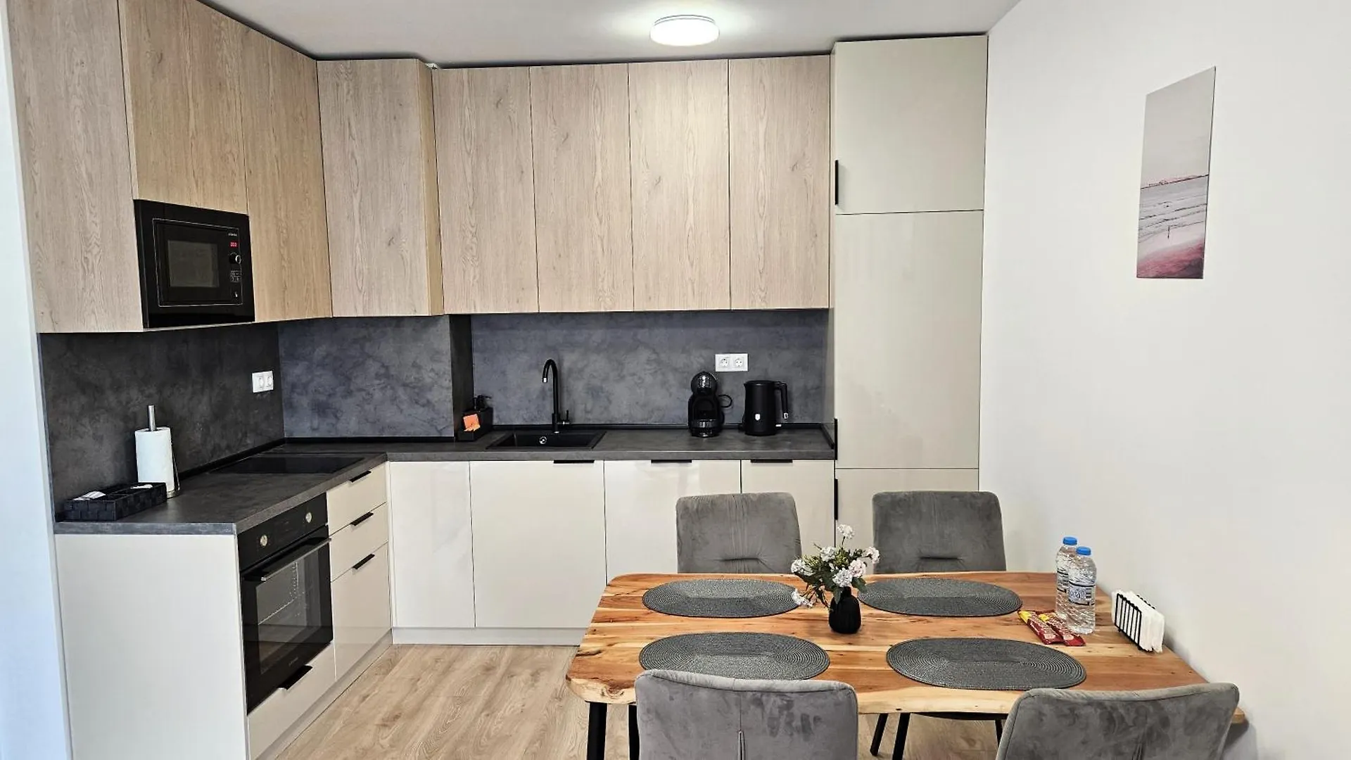 Luxury 2 Room Flat Free Parking, Pool And Wifi Apartman Várna
