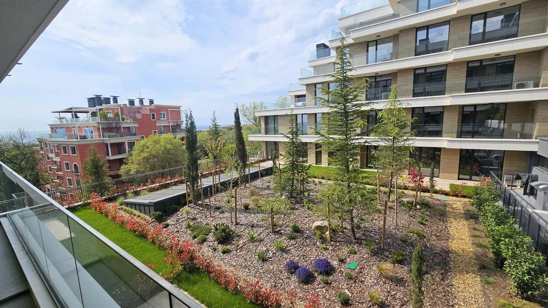Apartman Luxury 2 Room Flat Free Parking, Pool And Wifi